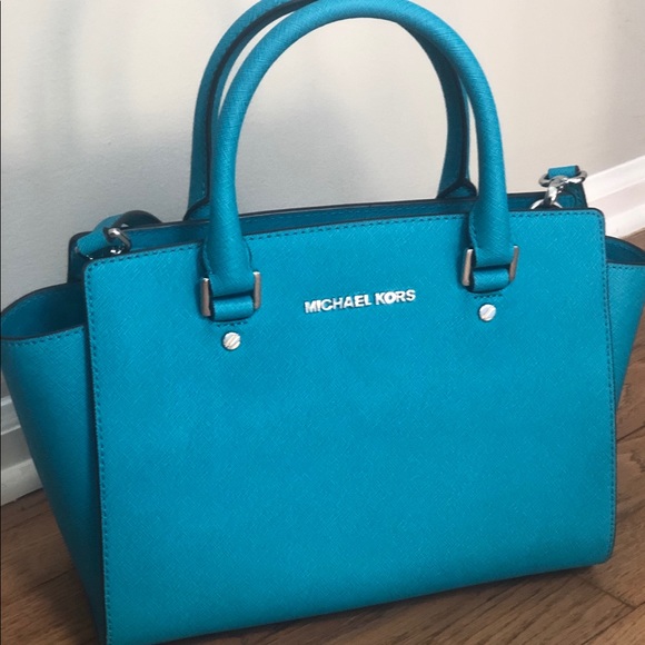 Michael Kors Selma Medium Satchel Bag - Picture 2 of 8
